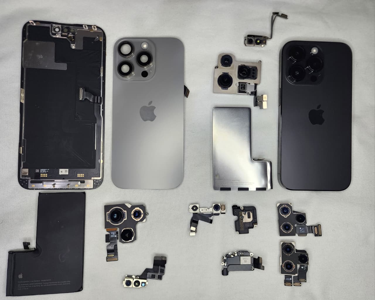Repuestos originales Apple y pantallas para iPhone en Medellín